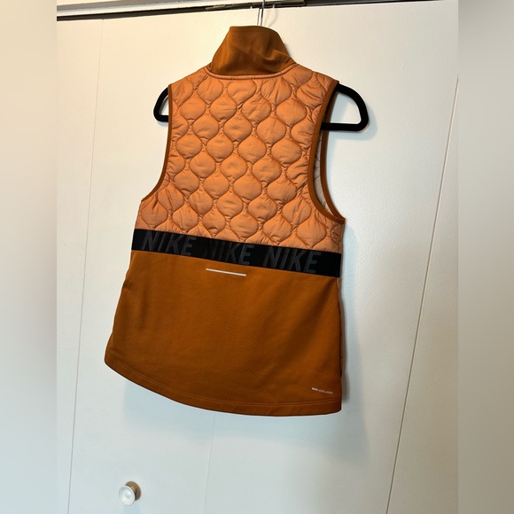 Nike gold vest - Picture 2 of 3